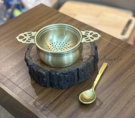 brass-tea-strainer-lifestyle-kitchen