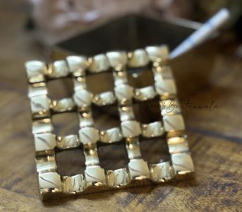 Glossy Brass Cigar Ashtray – 9 Grid Windproof Tabletop