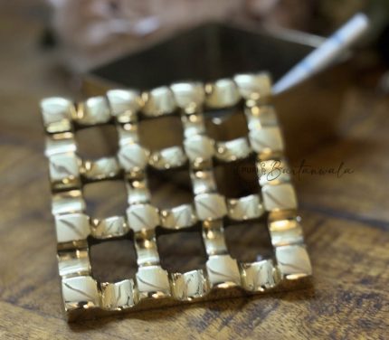 Glossy Brass Cigar Ashtray – 9 Grid Windproof Tabletop