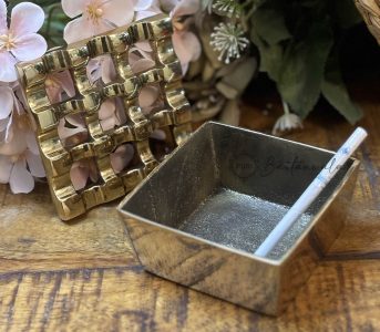 Glossy Brass Cigar Ashtray – 9 Grid Windproof Tabletop